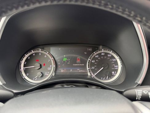 Used 2023 Toyota Highlander L image 18