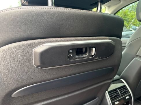 Used 2023 BMW X7 xDrive40i w/ Premium Package AWD/4WD image 19
