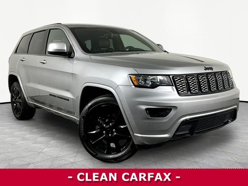 Used 2018 Jeep Grand Cherokee Altitude AWD/4WD image 3