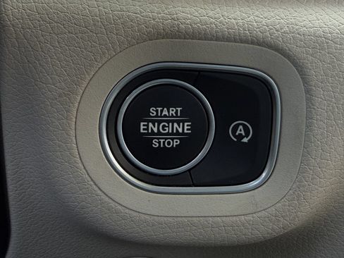 Used 2021 Mercedes-Benz GLE 350 4MATIC w/ AMG Line Exterior image 21
