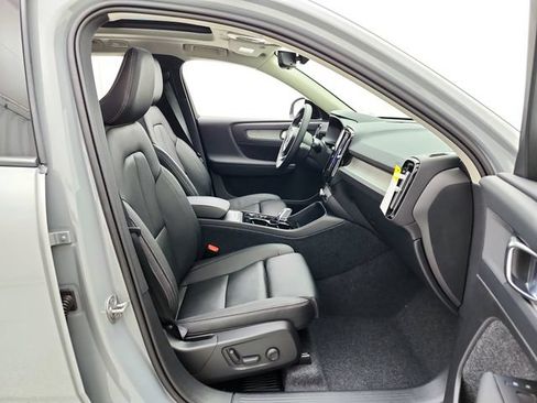 New 2026 Volvo XC40 B5 Plus w/ Protection Package Premier AWD/4WD image 14