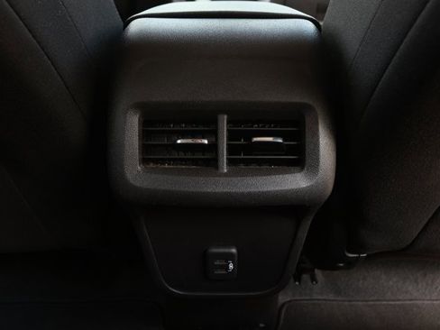 Used 2024 Chevrolet Equinox LT image 28