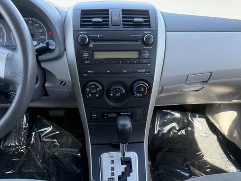 Used 2010 Toyota Corolla LE FWD image 17