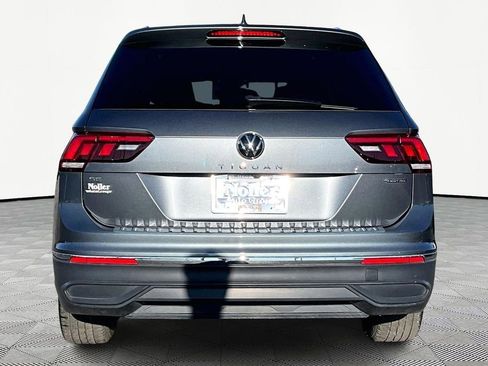 Used 2022 Volkswagen Tiguan SE image 4