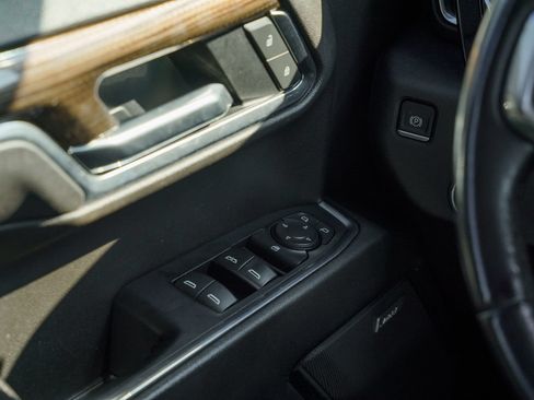 Used 2022 Chevrolet Silverado 1500 LT Trail Boss w/ LT Trail Boss Premium Package AWD/4WD image 30
