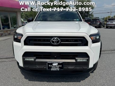 Used 2025 Toyota 4Runner SR5 AWD/4WD image 2