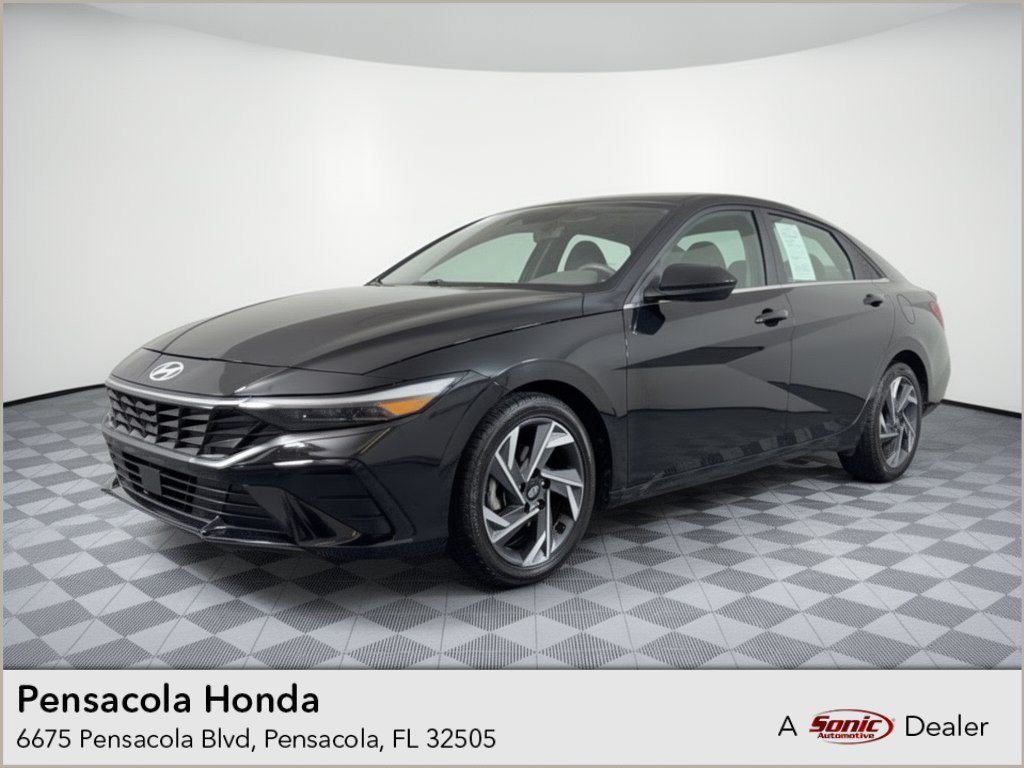 Used 2025 Hyundai Elantra SEL FWD image 1