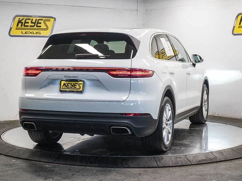 Used 2022 Porsche Cayenne AWD/4WD image 4