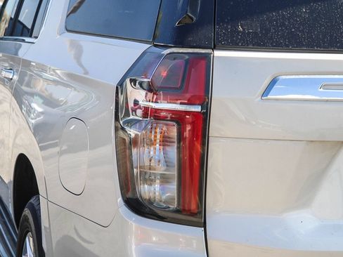 Used 2024 Chevrolet Suburban Premier RWD image 7
