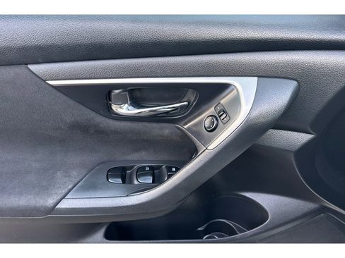 Used 2015 Nissan Altima 2.5 SV image 13