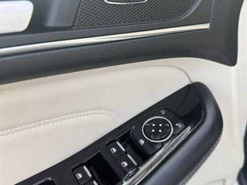 Used 2015 Ford Edge Titanium w/ Equipment Group 301A FWD image 16