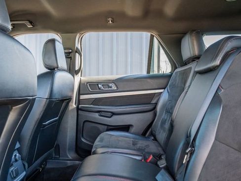 Used 2018 Ford Explorer XLT w/ Equipment Group 202A image 35