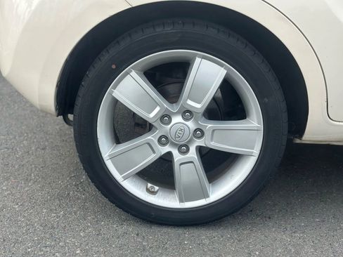 Used 2010 Kia Soul ! image 21