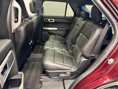 Used 2022 Ford Explorer XLT w/ Equipment Group 202A AWD/4WD image 20