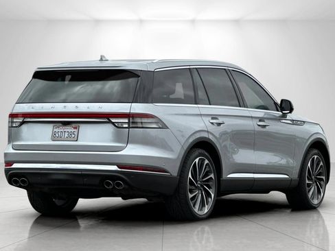 Used 2020 Lincoln Aviator Reserve w/ Equipment Group 202A AWD/4WD image 3