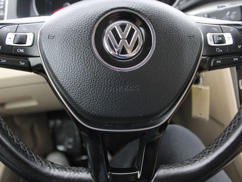 Used 2017 Volkswagen Passat 1.8T R-Line image 14