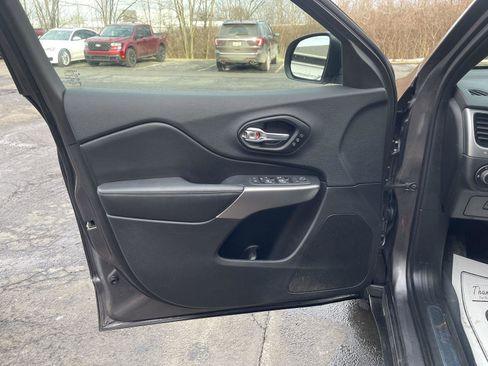 Used 2019 Jeep Cherokee High Altitude image 10