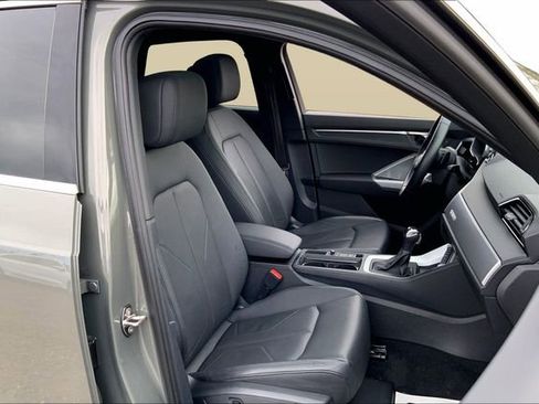 Used 2023 Audi Q3 2.0T Premium Plus w/ Premium Plus Package image 7