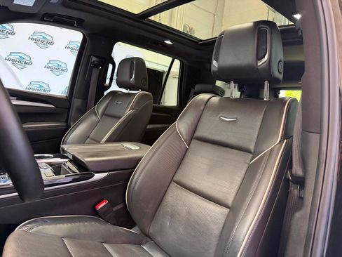 Used 2025 Cadillac Escalade Sport w/ LPO, Floor Liner Package AWD/4WD image 18