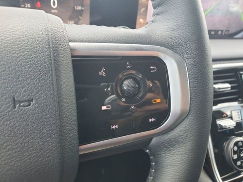 Used 2025 Nissan Armada SL w/ Captain's Chari Seat Package AWD/4WD image 13