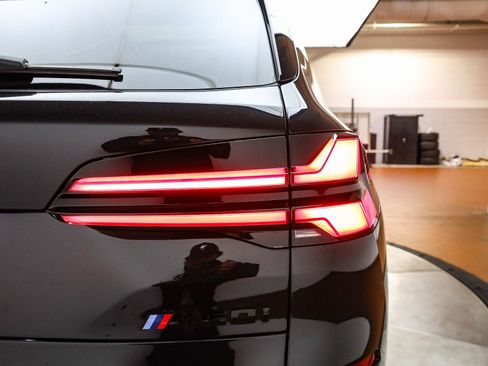 Used 2026 BMW X5 M60i w/ Executive Package image 12