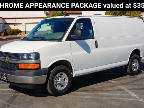 Used 2024 Chevrolet Express 2500 w/ Driver Convenience Package RWD image 4