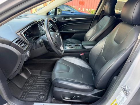 Used 2019 Ford Fusion Titanium FWD image 15