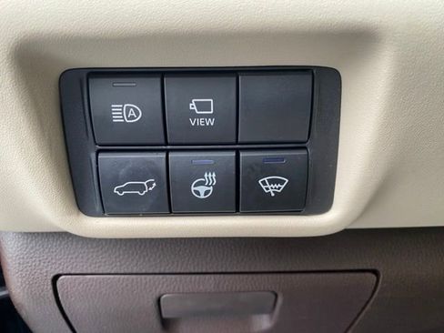 Certified 2022 Toyota Highlander Platinum image 28