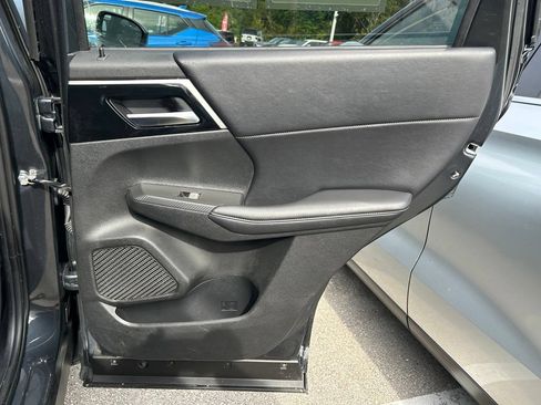 Used 2024 Mitsubishi Outlander SE FWD image 44