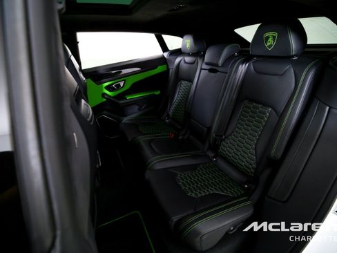 Used 2022 Lamborghini Urus image 18