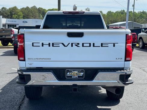 Used 2024 Chevrolet Silverado 2500 LTZ w/ LTZ Premium Package AWD/4WD image 4