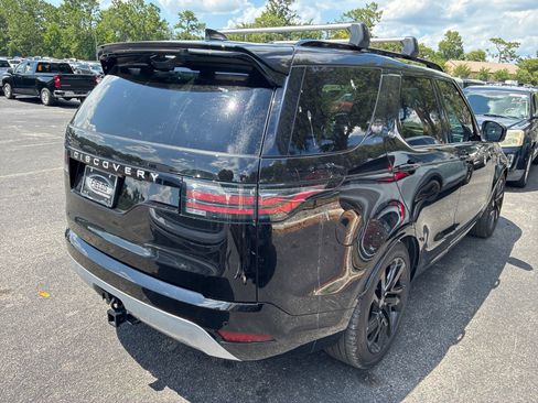 Used 2024 Land Rover Discovery Metropolitan Edition AWD/4WD image 9