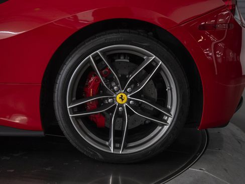 Used 2018 Ferrari 488 GTB RWD image 19