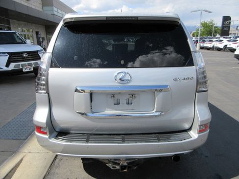 Used 2014 Lexus GX 460 w/ Premium Package AWD/4WD image 7