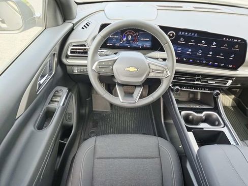 New 2026 Chevrolet Traverse LT w/ Sun and Wheel Package AWD/4WD image 8