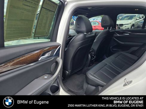 Used 2025 BMW X4 xDrive30i AWD/4WD image 17