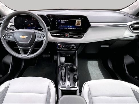 Used 2025 Chevrolet TrailBlazer LT FWD image 15