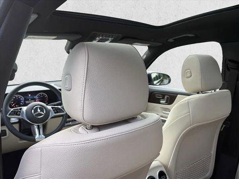 New 2025 Mercedes-Benz GLB 250 image 16