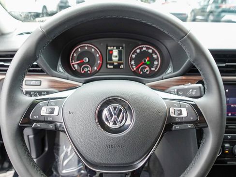 Used 2022 Volkswagen Passat 2.0T image 12