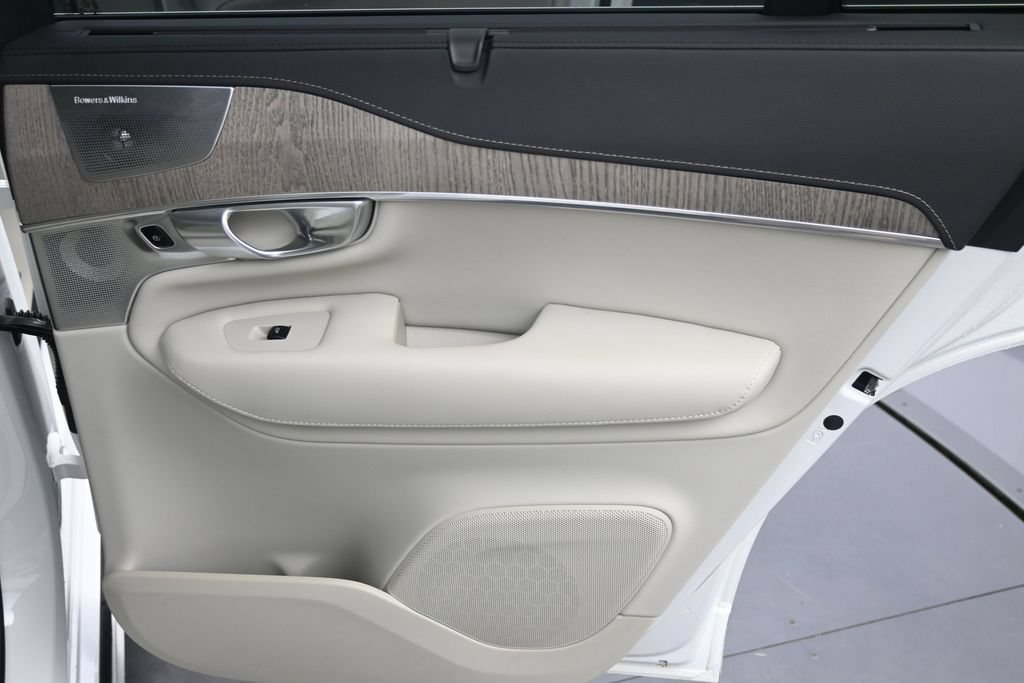 Certified 2024 Volvo XC90 B6 Ultimate w/ Lounge Package AWD/4WD image 15
