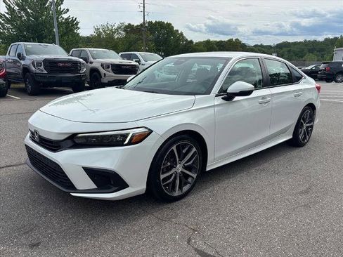 Used 2023 Honda Civic Touring image 3