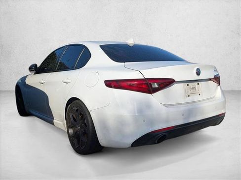 Used 2020 Alfa Romeo Giulia w/ Nero Edizione image 7