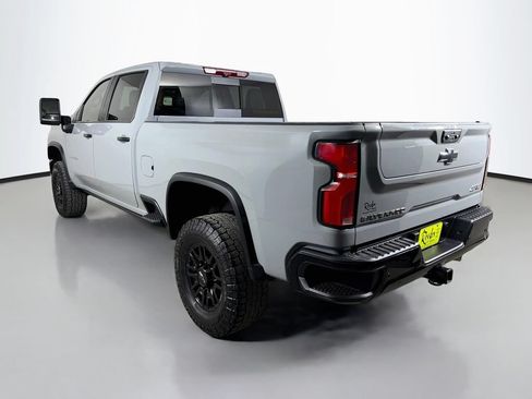 Used 2024 Chevrolet Silverado 2500 ZR2 w/ Technology Package AWD/4WD image 8