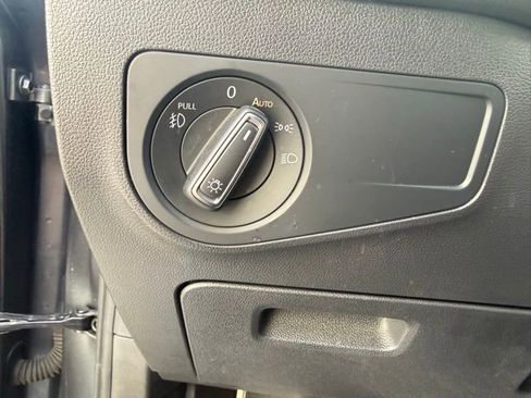 Used 2021 Volkswagen Tiguan SE R-Line image 19