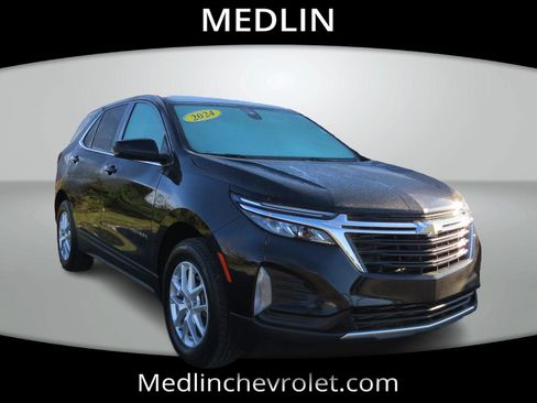 Used 2024 Chevrolet Equinox LT image 2
