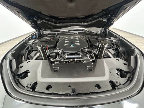 Used 2023 BMW 760i xDrive image 43