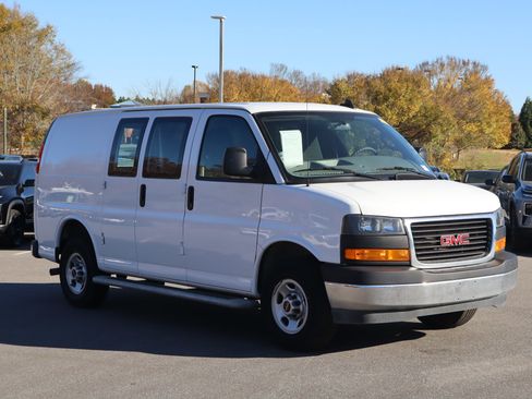 Used 2024 GMC Savana 2500 w/ Driver Convenience Package image 2