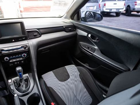 Used 2020 Hyundai Veloster 2.0 FWD image 14