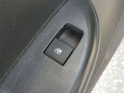 Used 2021 Chevrolet Spark LT image 31