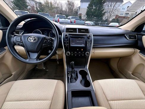 Used 2016 Toyota Camry LE image 14
